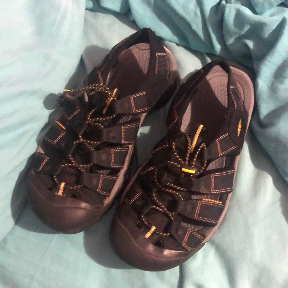 Men’s Size 8.5 Keens Sandals